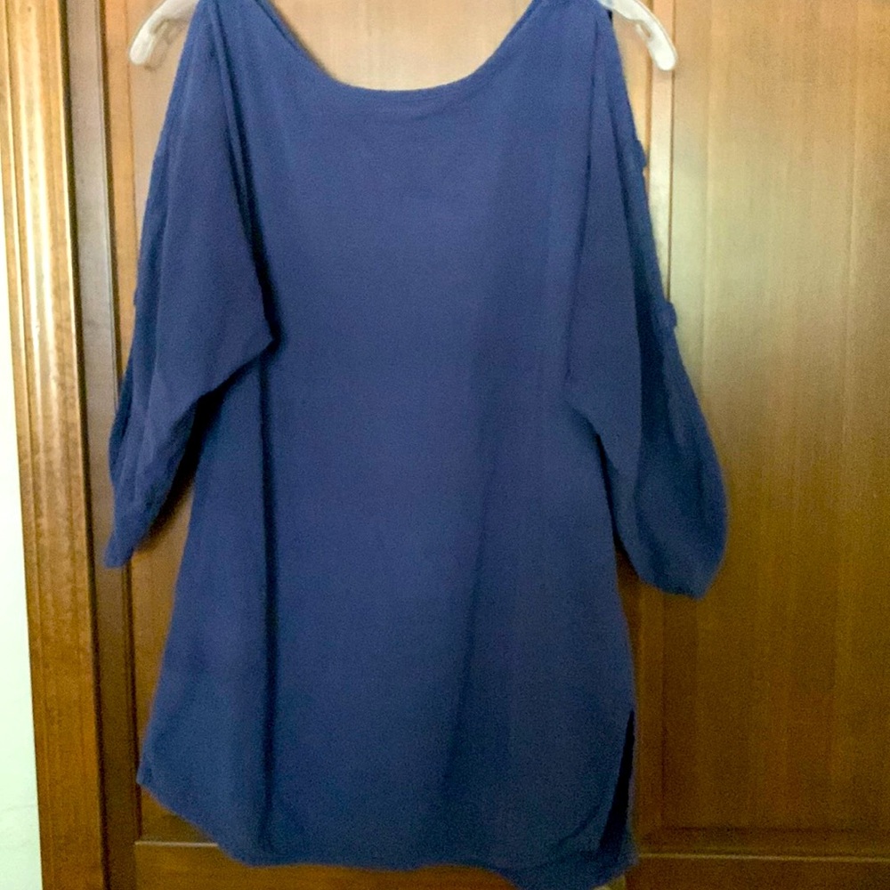 Open Arm Sleeve Top